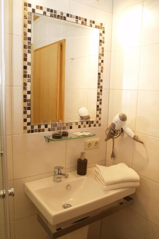 Hotel Haus Gertrud Simmerath Room photo