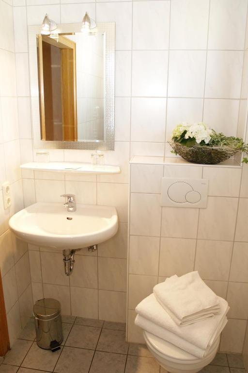 Hotel Haus Gertrud Simmerath Room photo